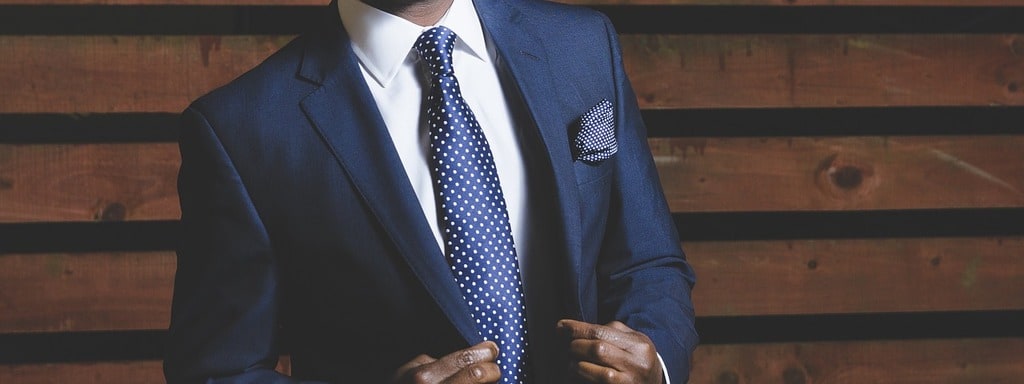 Qui doit payer les dépenses d'entretien d'un uniforme de travail ?
